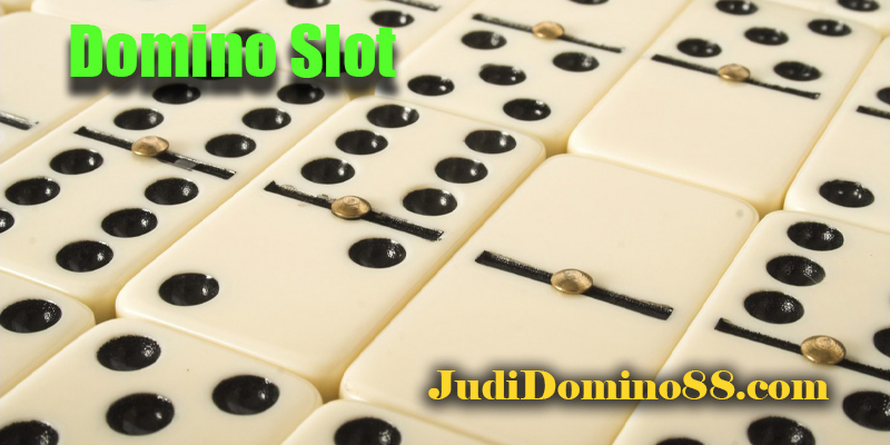 Domino Slot